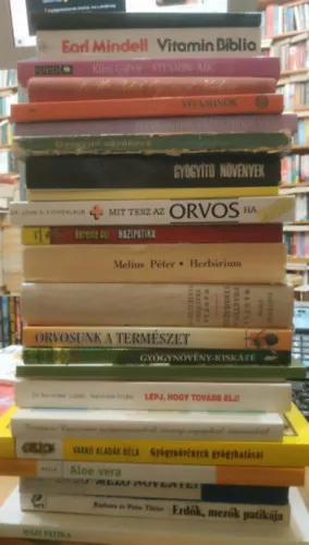25 db Természetgyógyászat: Erdő-mező növényei; Erdők, mezők patikája; Mit tesz az orvos, ha beteg; Termékhasználati tanácsok; Tisztán és egyszerűen; Gyógynövények gyógyhatásai; Házi patika; Lépj, hogy tovább élj! Legnépszerűbb