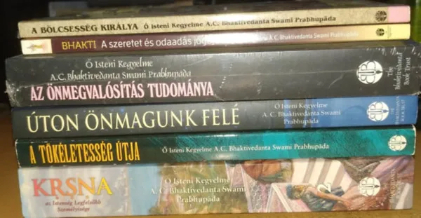 Biztonságos fizetés 6 db Krsna: A bölcsesség királya; A szeretet és odaadás jógája; Az önmegvalósítás tudománya; Úton önmagunk felé; A tökéletesség útja; Krsna az Istenség Legfelsőbb Személyisége
