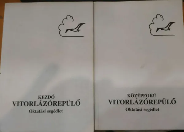2 db Oktatási segédlet: Kezdő vitorlázórepülő + Középfokú vitorlázórepülő (KoLiFánt Kft) Kiárusítás