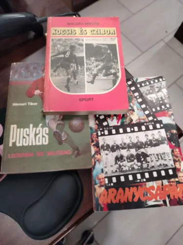 Utolsó esély 3db focis könyv. Bocsák Miklós: Kocsis és Czibor; Hámori Tibor: Puskás - Legenda és valóság; Surányi András - Hernádi Miklós: Aranycsapat